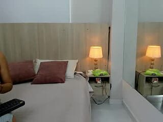 mia_mercier live webcam thumbnail