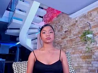 mia_steele01 live webcam thumbnail