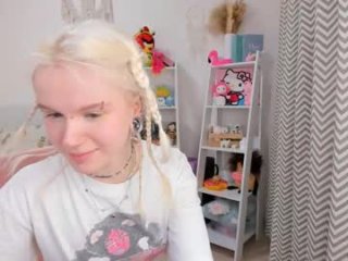 mia_waterlily live webcam thumbnail