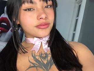 mia_zafirr live webcam thumbnail