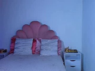 miacolucci_18 live webcam thumbnail