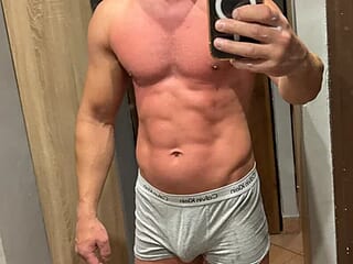 miahel live webcam thumbnail