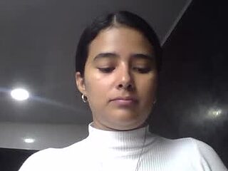micaelamoreno18 live webcam thumbnail