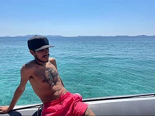 micaroo98 live webcam thumbnail