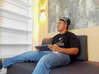 michaell_miller live webcam thumbnail