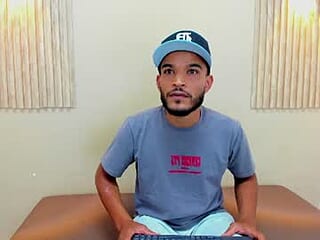 michaell_shaww live webcam thumbnail