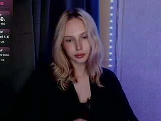 michellevelour live webcam thumbnail