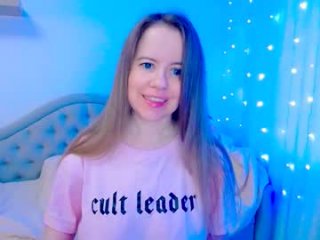 mika4ever live webcam thumbnail