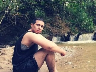 mikellwilliams10 live webcam thumbnail