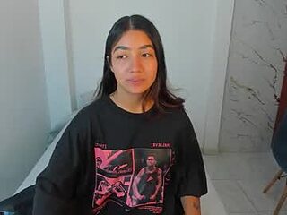 mila_rose1 live webcam thumbnail