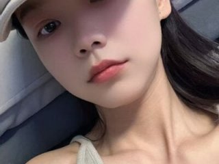 mili0923 live webcam thumbnail