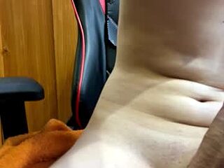 miliykotenok live webcam thumbnail