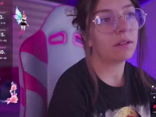 milly_kenner live webcam thumbnail