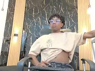 milo_afterdark live webcam thumbnail