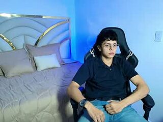 milo_sttorm live webcam thumbnail