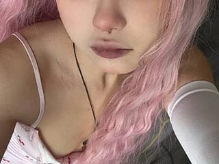 mimi_cutee live webcam thumbnail