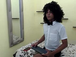 minychip_femboy live webcam thumbnail