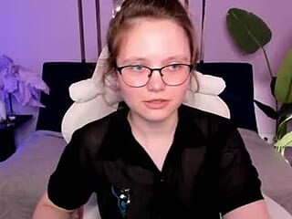 mirra_kiss live webcam thumbnail