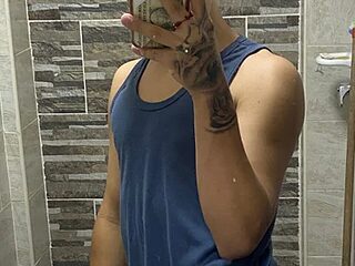 miss_vanessataylor live webcam thumbnail