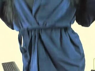 mistic_fox live webcam thumbnail