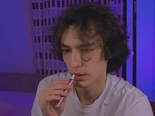 mitchelkors live webcam thumbnail