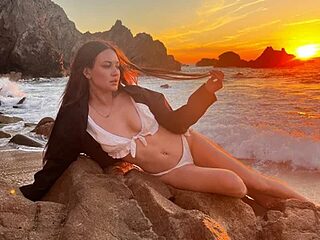 mmmilaniia live webcam thumbnail