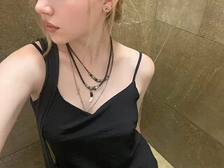 MollyAdersons live webcam thumbnail