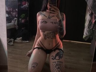 Molly__Moon live webcam thumbnail