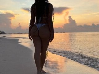 Monica17 live webcam thumbnail