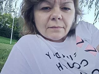 MoonLady40 live webcam thumbnail