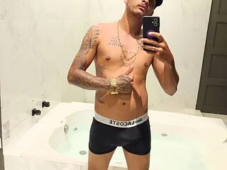 MorenoTatu live webcam thumbnail