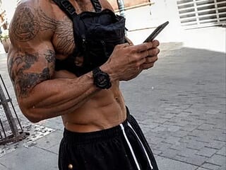 MorenodickStrong live webcam thumbnail