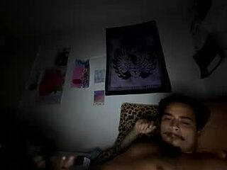moexdesires live webcam thumbnail