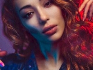 moly_rushh live webcam thumbnail