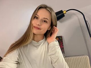 momento_marie live webcam thumbnail