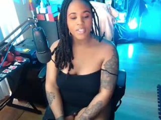 mommi_sh3d3vil live webcam thumbnail
