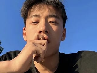 momo88- live webcam thumbnail