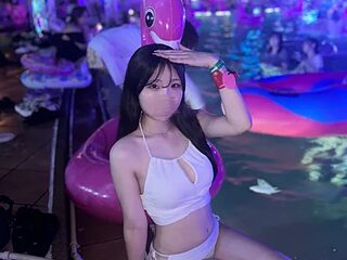 momo_chi_o0 live webcam thumbnail