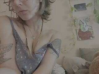 monaroeee live webcam thumbnail