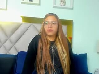monic_sanders live webcam thumbnail