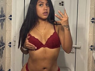 monicababy23 live webcam thumbnail