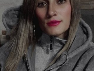 monitha_97 live webcam thumbnail