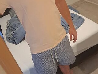 monty19cm live webcam thumbnail