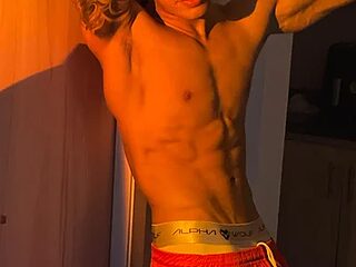 Mr_adrian live webcam thumbnail