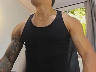 mr_adrian_ live webcam thumbnail