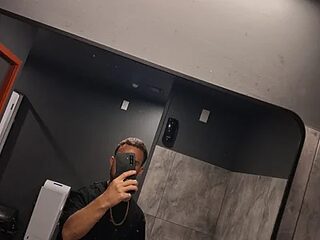 mr_undentify live webcam thumbnail