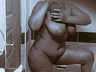 MsKristin live webcam thumbnail