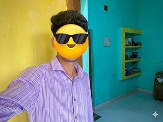 Ms_Roy24 live webcam thumbnail