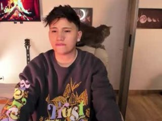 musicayluna live webcam thumbnail