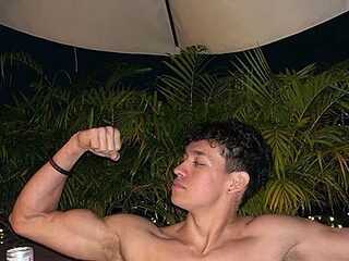 Myke_sexy live webcam thumbnail